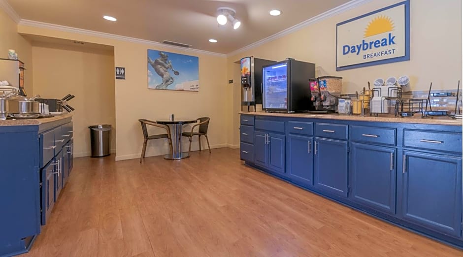 Days Inn by Wyndham Prescott