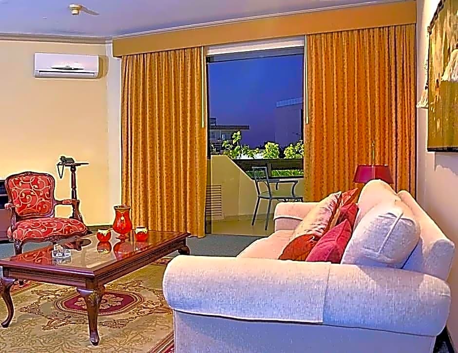 Yotau All Suites Hotel