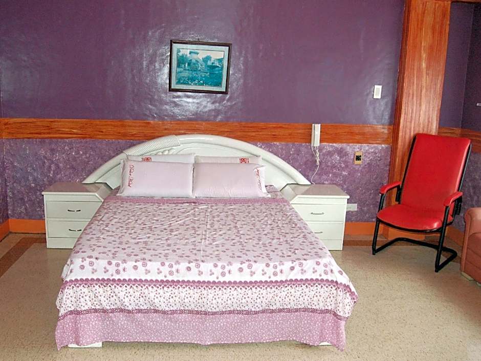 Photo 1 of 8 of Suite