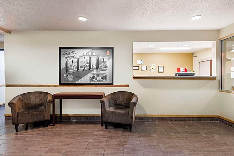 Super 8 by Wyndham Medina