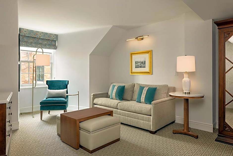 Hotel Roanoke - Conference Center Curio Collection by Hilton
