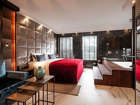 Art Penthouse with Jacuzzi, Terrace, King-size bed
