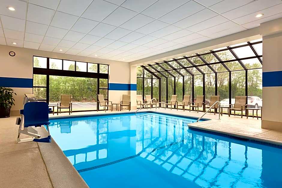 DoubleTree By Hilton Hotel Bradley International Airport