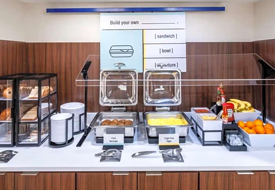 Garner Hotel Albuquerque Airport by IHG