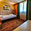 Hotel Tell and Apartments
