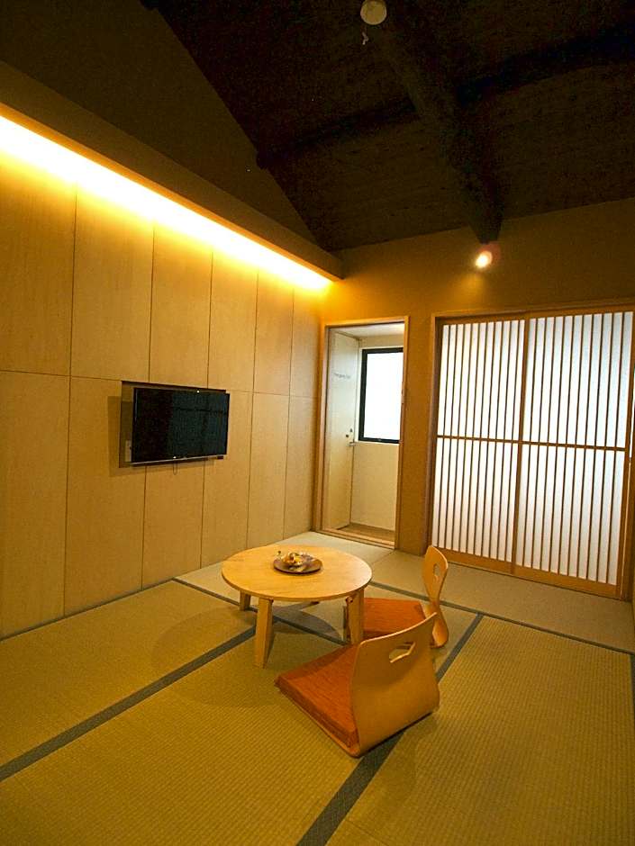 Mibu-Juku Muslim Friendly Easy access to Kyoto STA