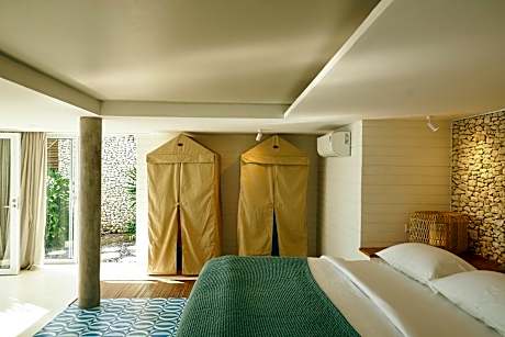 Purist Cliff Three-Bedroom Villa