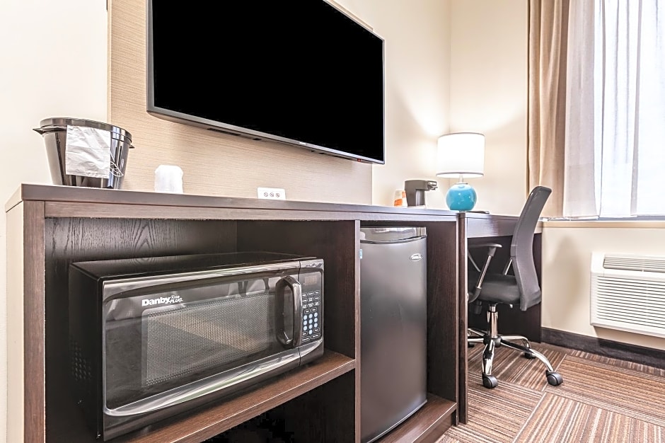 Van Wyck Hotel & Suites near JFK Airport