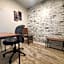 Central Private 1BR Apt. w/Free Prkg + Fast Wi-Fi