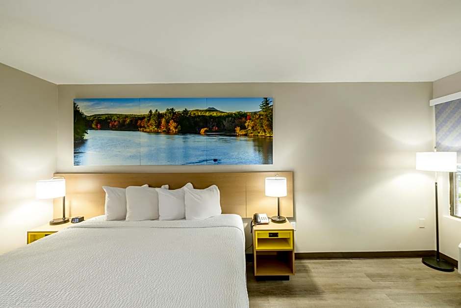 Days Inn & Suites by Wyndham Bossier City - Casino Area