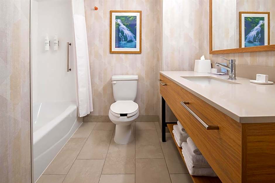 Hampton Inn By Hilton & Suites Redding