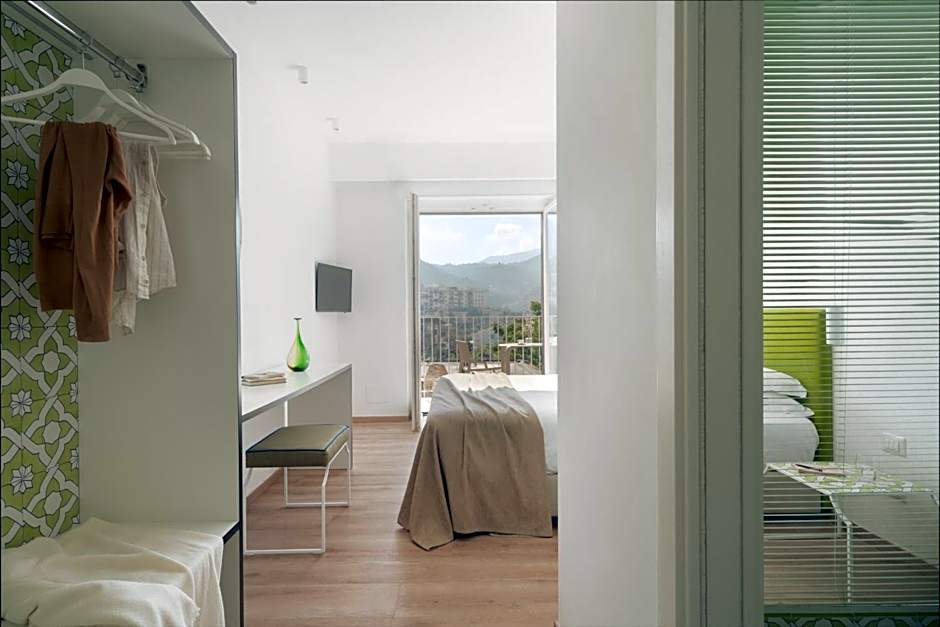 Domo 20 Hotel & Rooftop