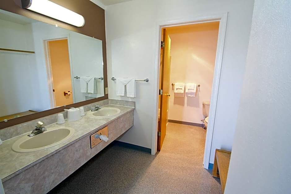 Brooks St. Motor Inn