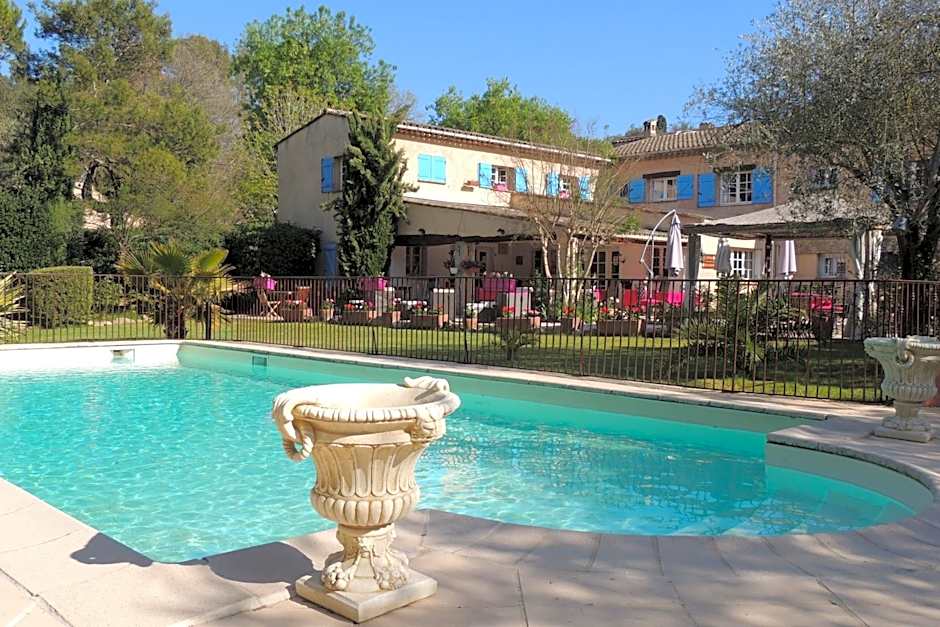 Logis Hotels La Bastide des Golfs