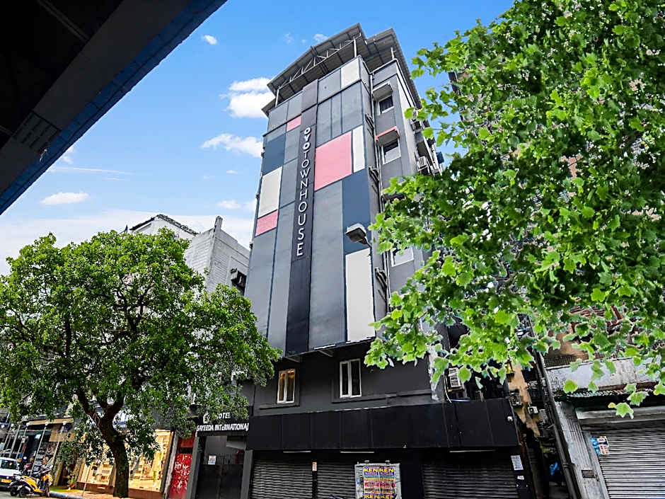 Collection O Sayeeda International