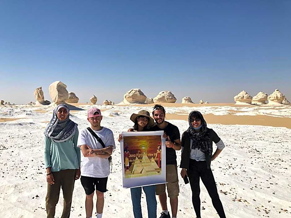 2 Jana Pyramids view inn