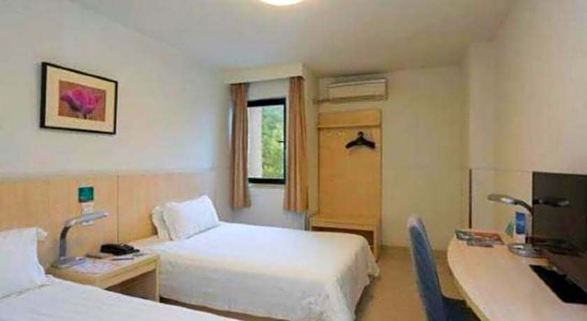 Jinjiang Inn Wuhu High-Speed Railway Station West Square