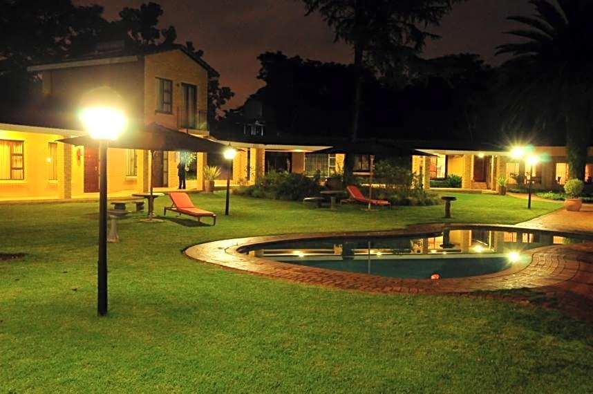 Hoyohoyo Chartwell Lodge