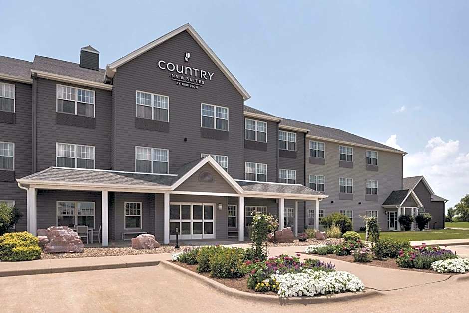 Country Inn & Suites by Radisson, Pella, IA
