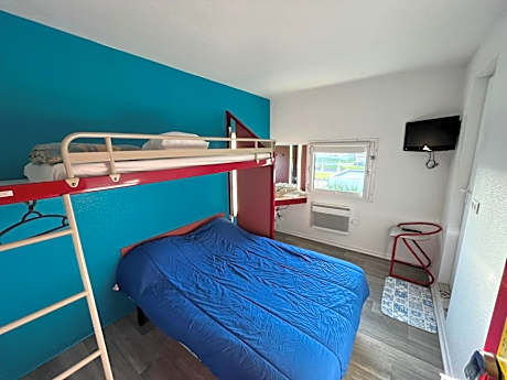 Triple Room with Private Bathroom