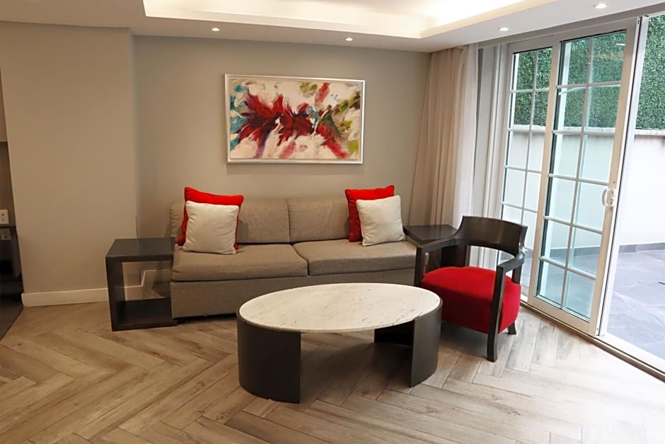 Isaaya Hotel Boutique by WTC