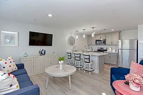 Deluxe Suite with Sea View