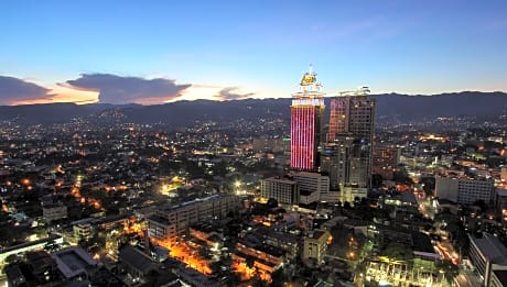 Crown Regency Hotel & Towers