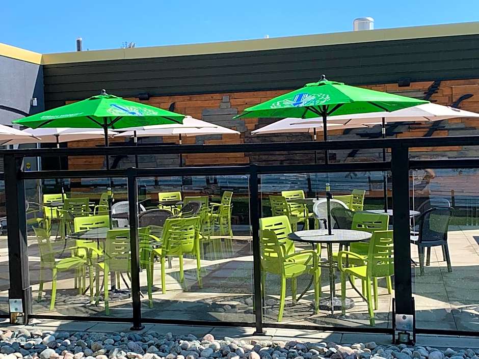 Delta Hotels by Marriott Sault Ste. Marie Waterfront