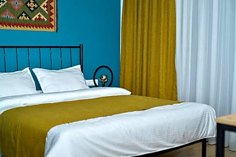 Quadruple Room with Back Mountain View