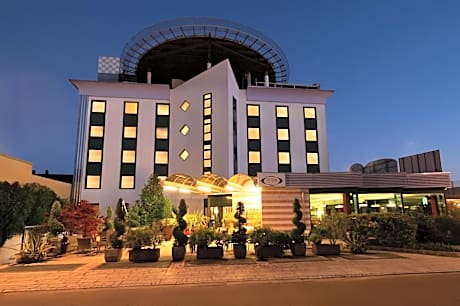 Castagna Palace Hotel & Restaurant