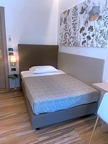 Single Room with Pool View