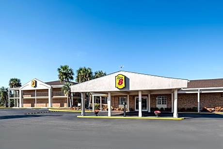 Super 8 by Wyndham Lake City