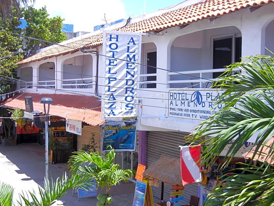Hotel Plaza Almendros