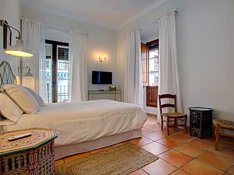 Habitacion Doble-Superior-Baño privado con ducha-Vista a la Calle-HAB 6