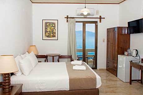 Triple Room with Sea View