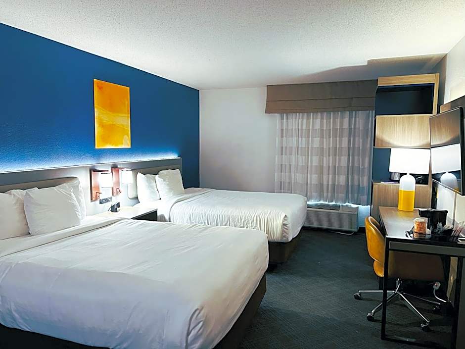 Comfort Inn & Suites Sheboygan I-43