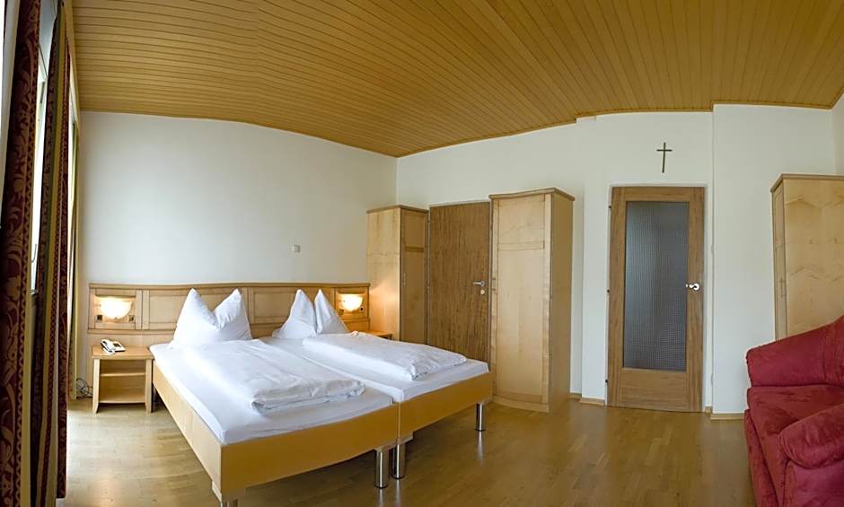 AKTIVHOTEL Weisser Hirsch