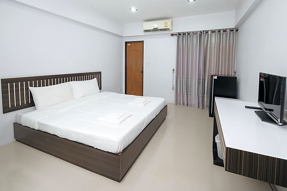 Creston Grand Hotel Suphan Buri
