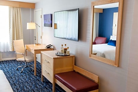 1Q Hearing/Mobility Accessibility W/Ri-Shwr