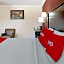 OYO Hotel McAllen Airport South - 1 mi from McAllen Medical Center