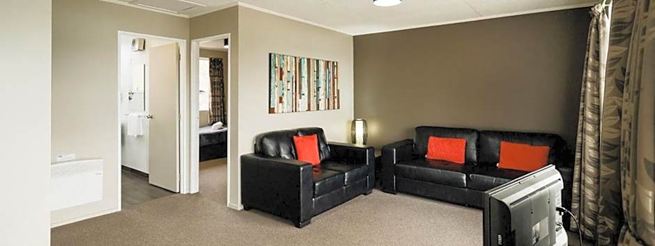 Lakes Edge Holiday Park