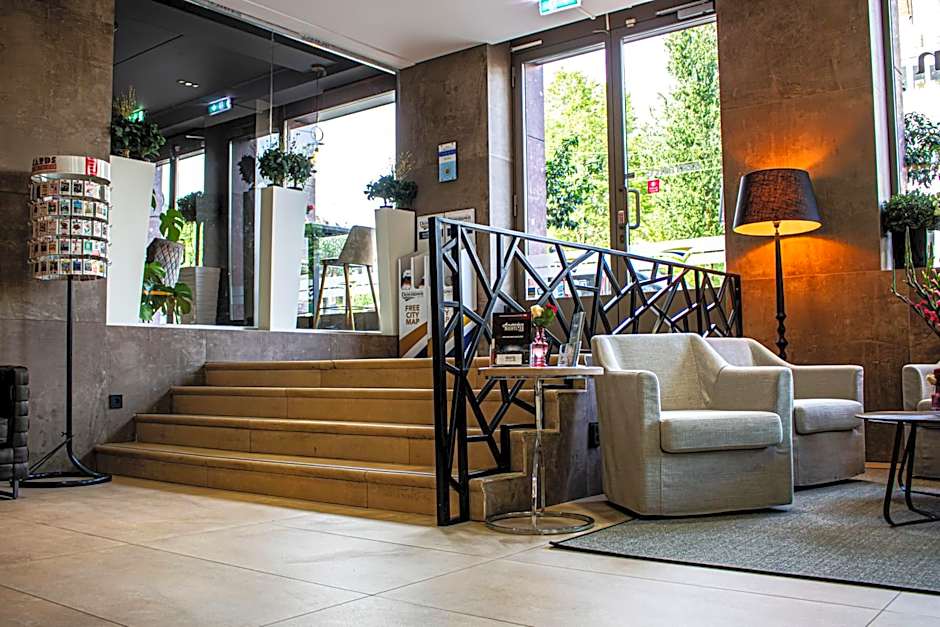 Grand Hotel Downtown