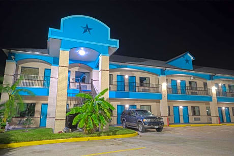 Hotel Bliss Kemah Boardwalk by OYO