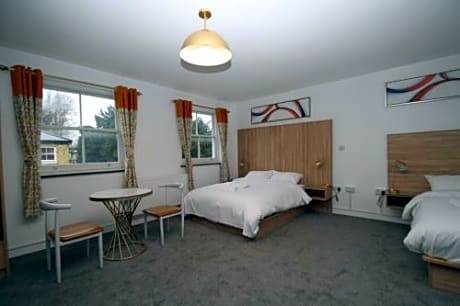 Triple Room with Shared Bathroom
