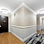 Beverly Hills Chic 2 bed 2bath with Patio and Parking 309