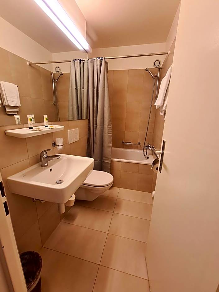 Hôtel de la Poste Martigny - City Center