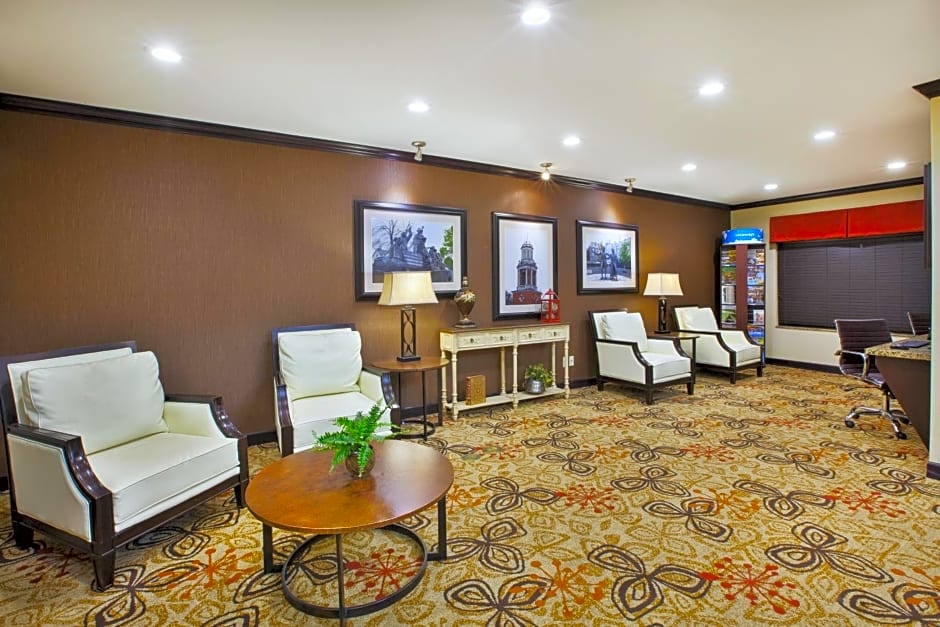 Holiday Inn Express & Suites Washington - Meadow Lands By IHG