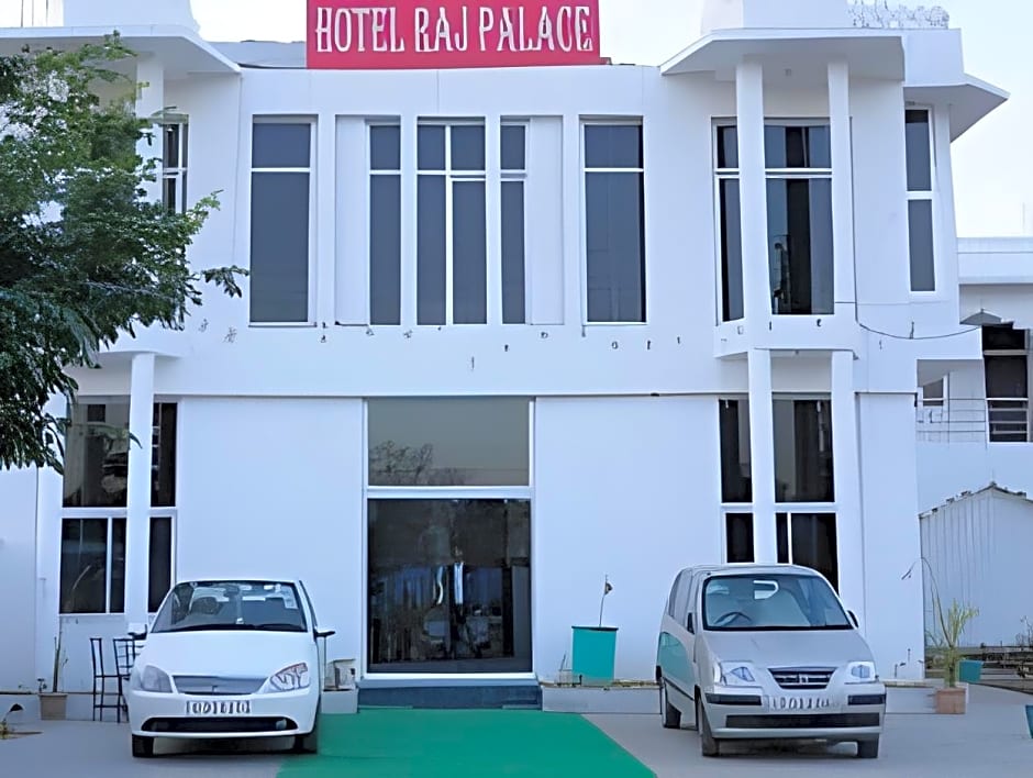 Hotel Raj Palace