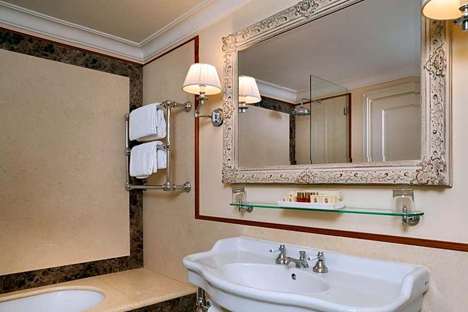 Executive Hotel