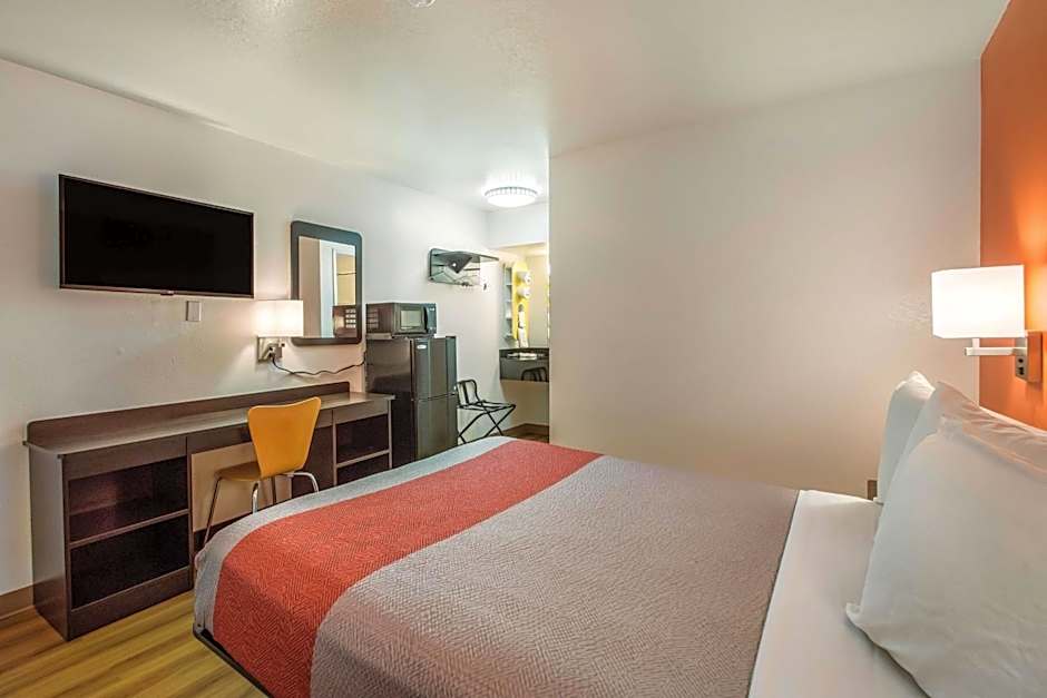 Motel 6-Youngtown, AZ - Phoenix - Sun City